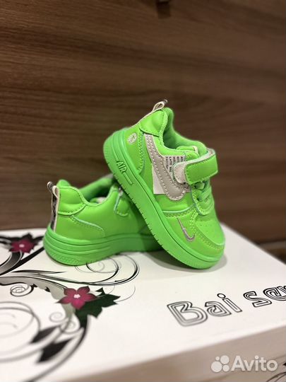 Кроссовки детские