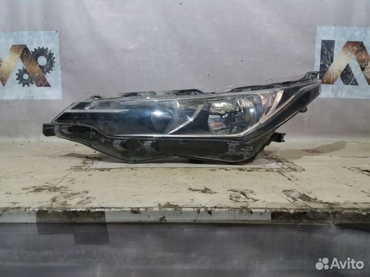 Тойота Королла 180 2016- Фара левая Галоген 21445