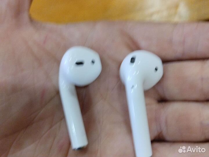 Беспроводные наушники apple airpods