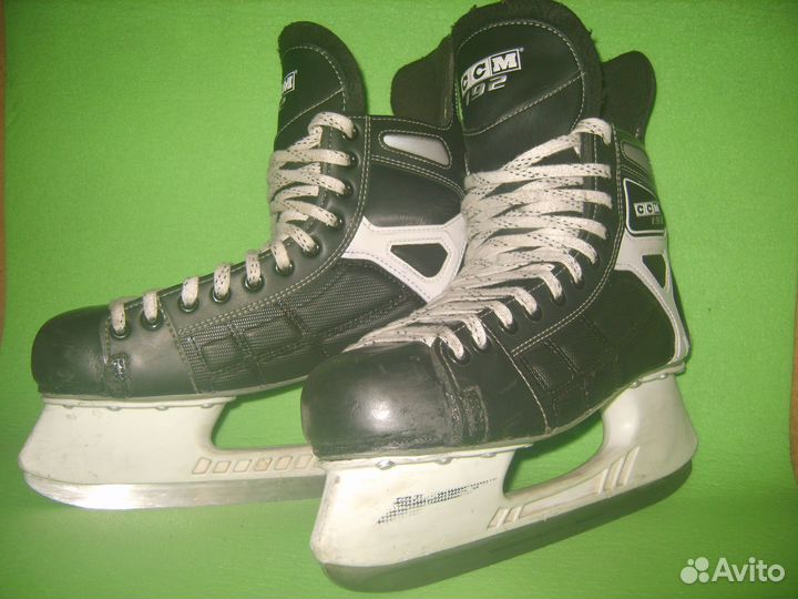 Хоккейные коньки reebok 1к. CCM 192. bauer mx3