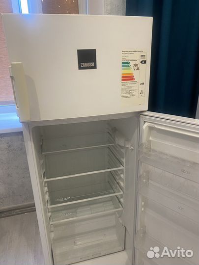 Холодильник бу zanussi