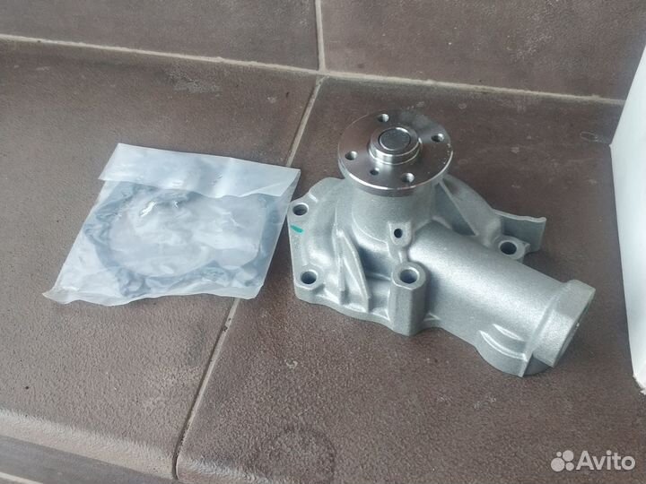 Помпа водяная Митсубиси 96-04г hyundai01-06г