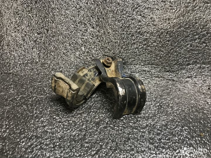 Кронштейн (крепление) радиатора верхний X90