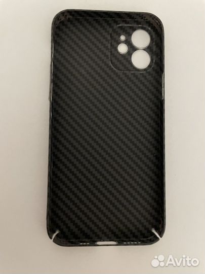 Чехлы на iPhone 11 и 12