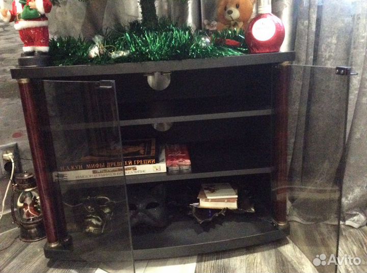 Тумба под телевизор