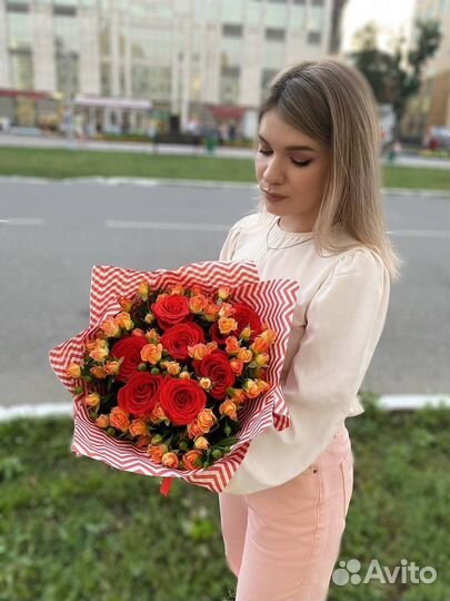 Букеты из кустовых роз