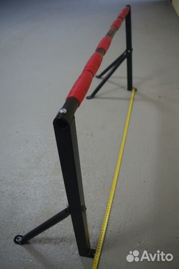 Турник настенный