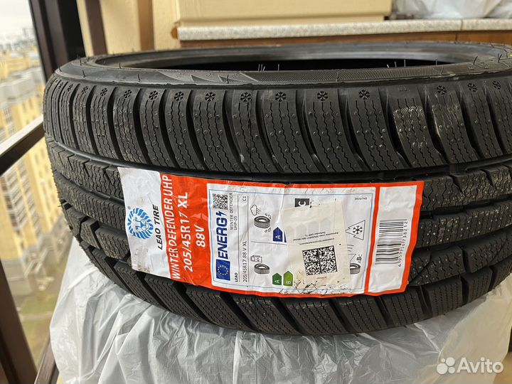 Leao Winter Defender UHP 205/45 R17