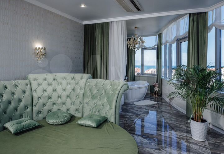 3-к. квартира, 121 м², 16/17 эт.