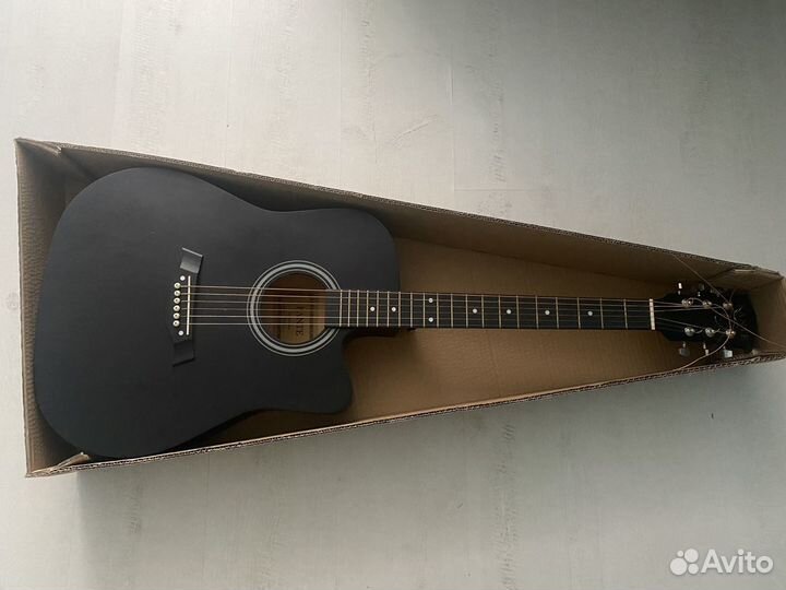 Гитара шестиструнная