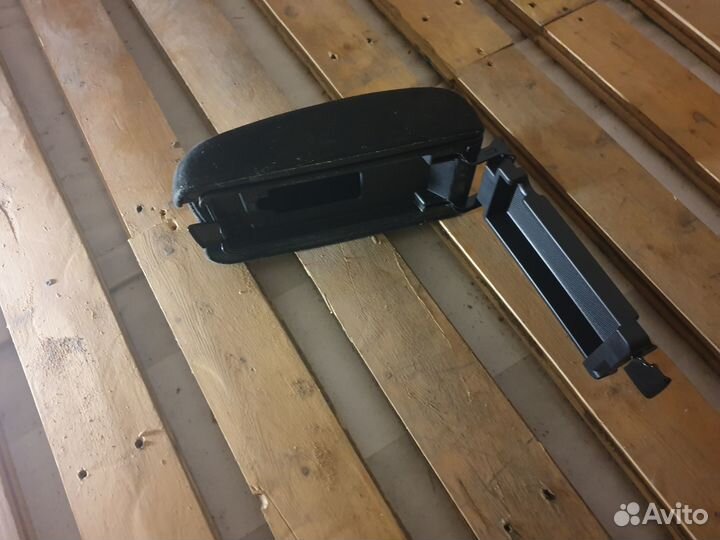 Обшивка дверей, подлокотник