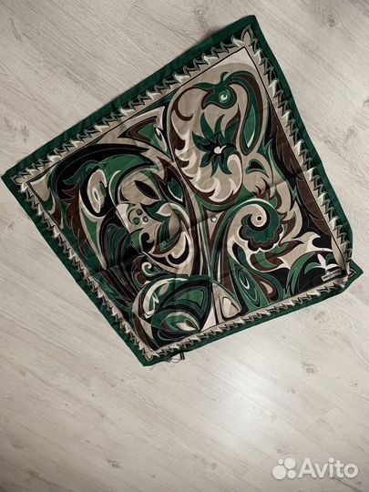 Шелковый платок новый