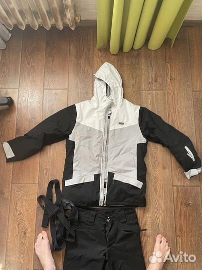 Костюм горнолыжный