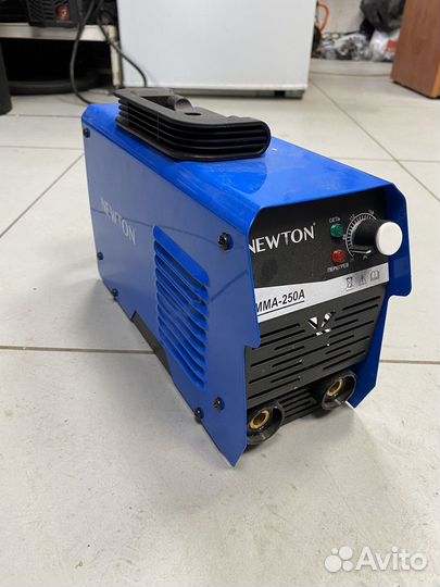 Сварочный аппарат newton MMA 250A (30)