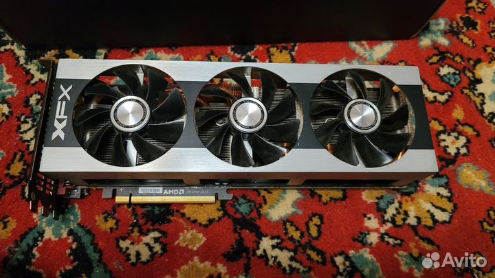 Radeon XFX HD 7990 / R7990