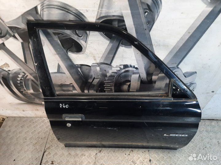 Дверь передняя правая Mitsubishi L200 внедорожник