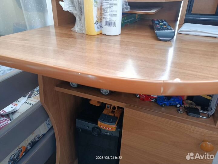 Компьютерный стол