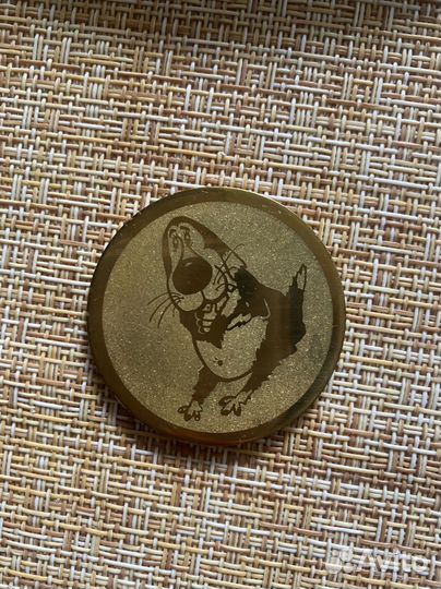 Настольная медаль