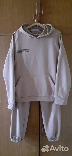 Костюм женский спортивный