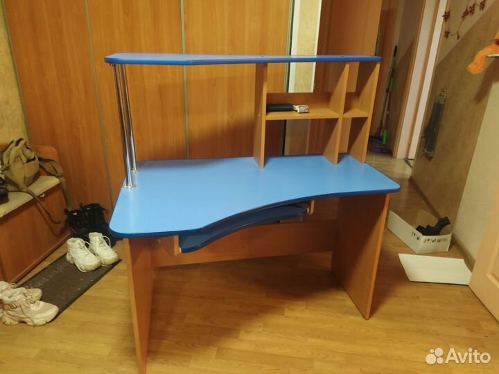 Письменный стол для школьника бу