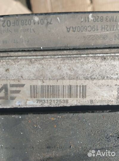 Радиатор охлаждения шаран 2002 год