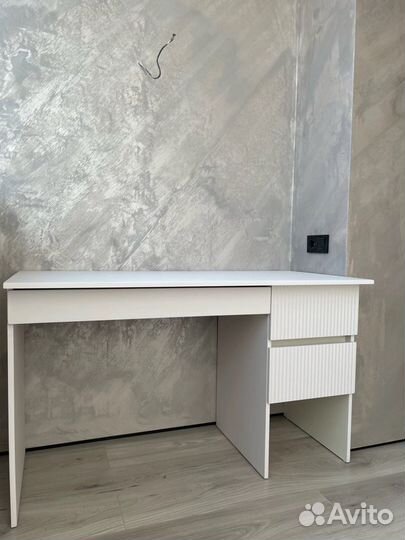 Тумба под телевизор подвесная