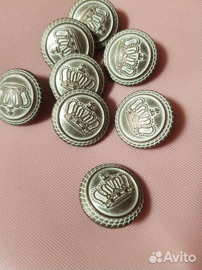 Пуговицы новые