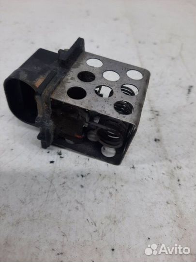 Сопротивление вентилятора охлаждения Nissan Note