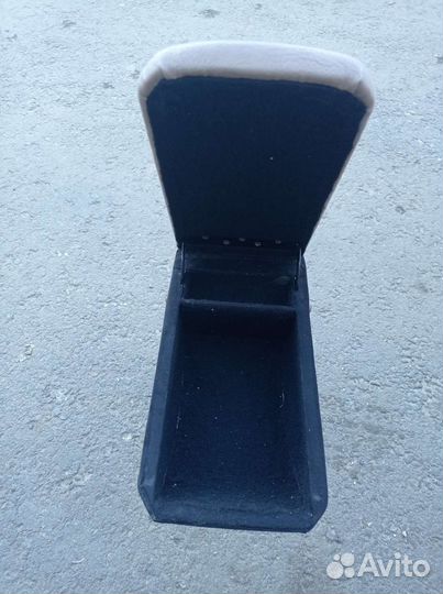 Подлокотник