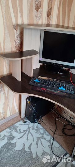 Компьютерный стол