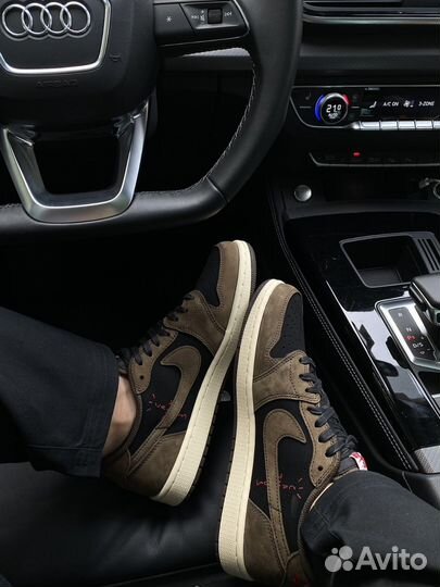 Кроссовки Nike Air Jordan 1 Low Travis Scott