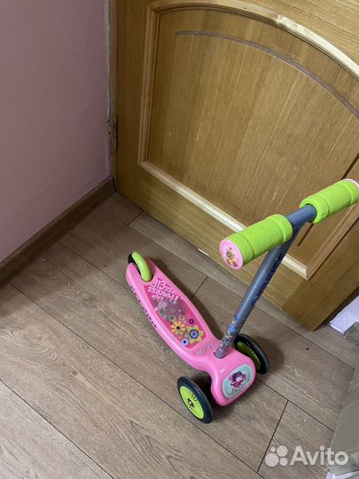 Самокат трехколесный