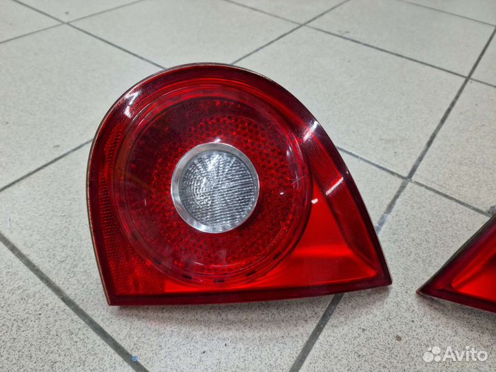 Фонарь задний правый/левый VW Golf 5