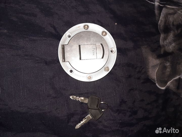 Крышка на бак мотоцикла