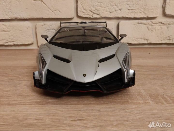Радиоуправляемая модель Lamborghini Veneno