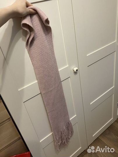 Бледнорозовый шарф