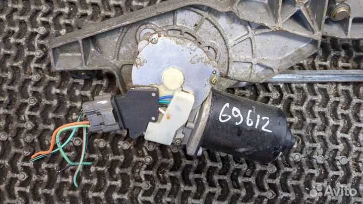 Механизм стеклоочистителя Nissan Almera Tino, 2001