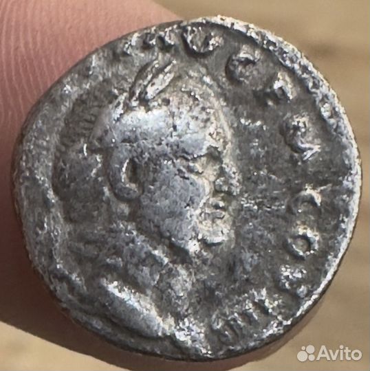 Денарий. (Серебро ) Веспасиан / Виктория