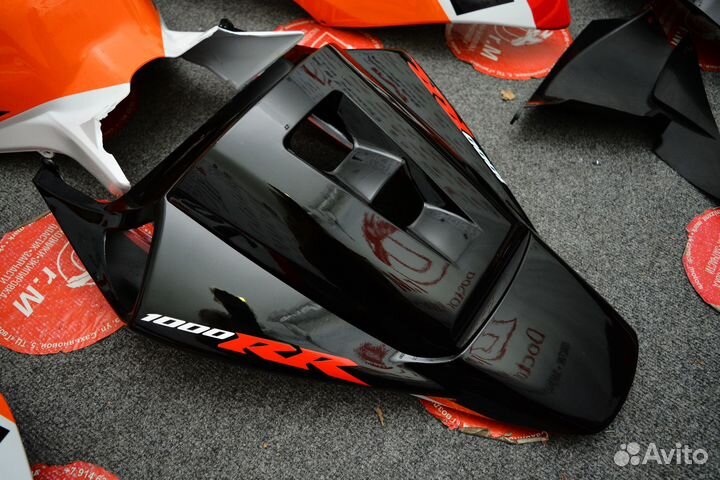 Honda cbr1000rr 06-07 пластик 2006 2007+стекло