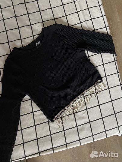 Черный топ с длинным рукавом