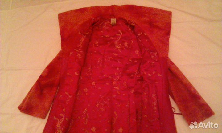 Шикарное оранжевое полупальто