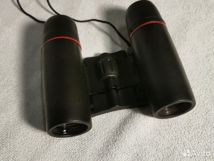 Бинокль с откидной крышей-призмой