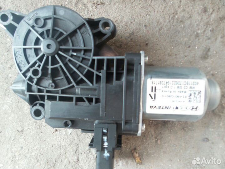 Моторчик стеклоподъемника перед правый G70