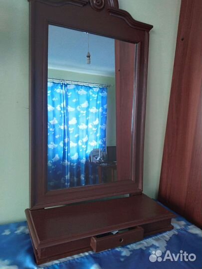 Зеркало в старинной раме