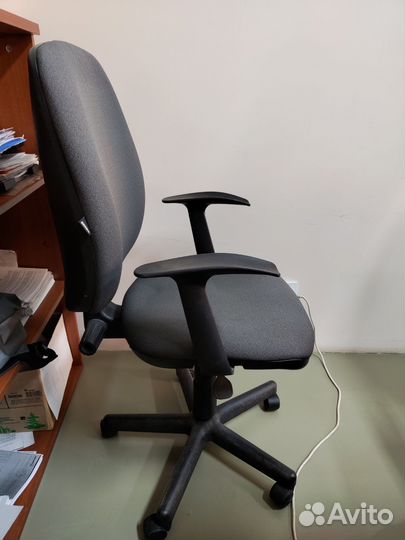 Компьютерное офисное кресло б/у