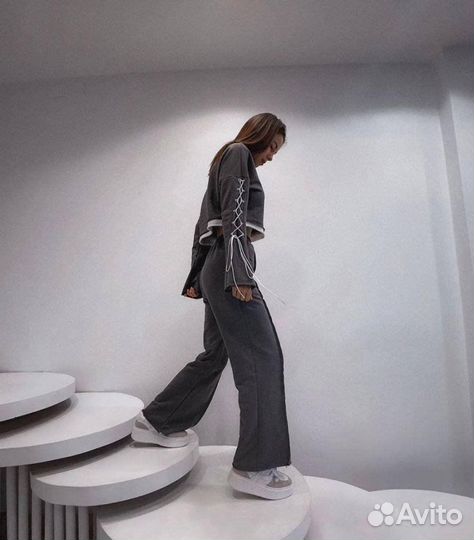 Женский спортивный костюм