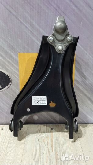 Рычаг подвески Renault arkana Прав