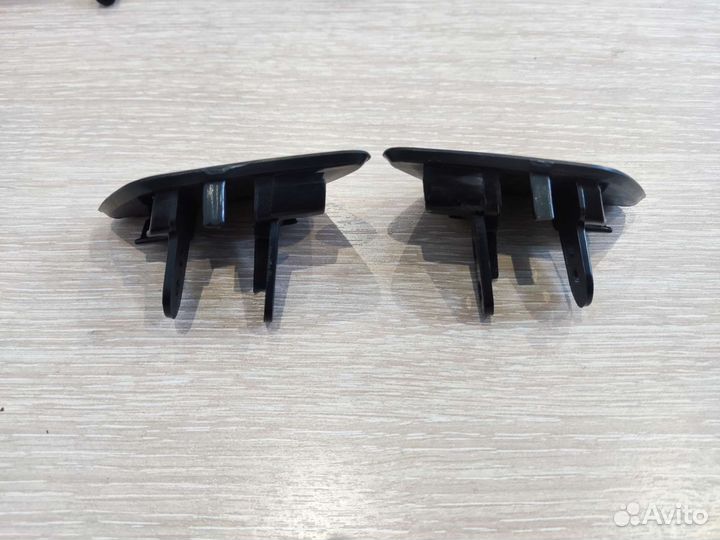 Крышка омывателя фары BMW X5 E70