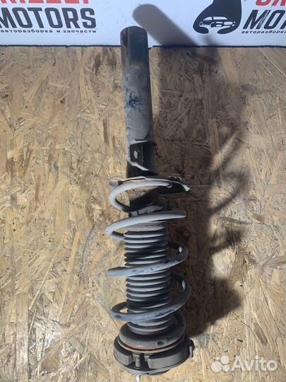 Стойка подвески правая Volkswagen Golf 1K BSE 2008