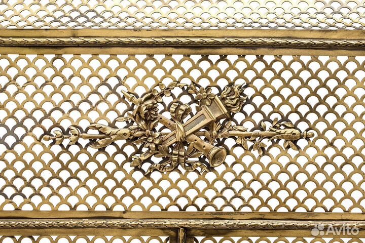 Декоративный защитный экран-решётка для камина